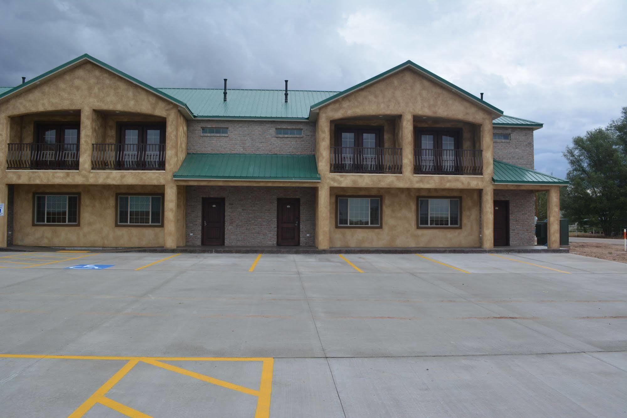 Cb&M Executive Suites Roosevelt Exterior photo