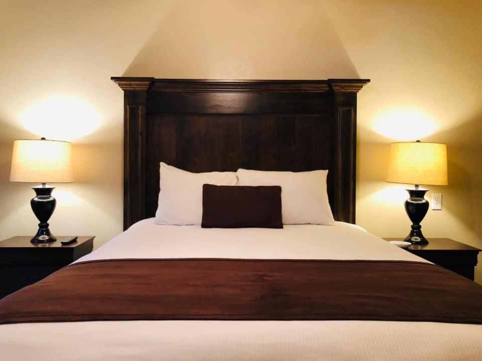 Cb&M Executive Suites Roosevelt Exterior photo
